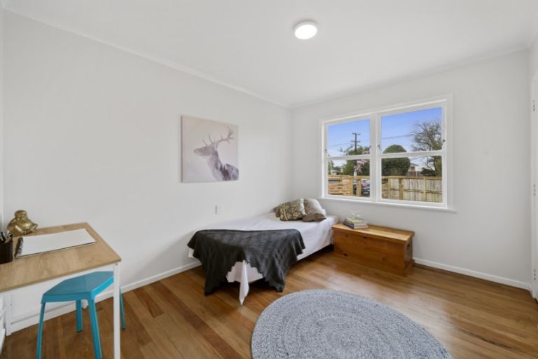 Photo of property in 2/1 Cross Street, Papakura, 2110