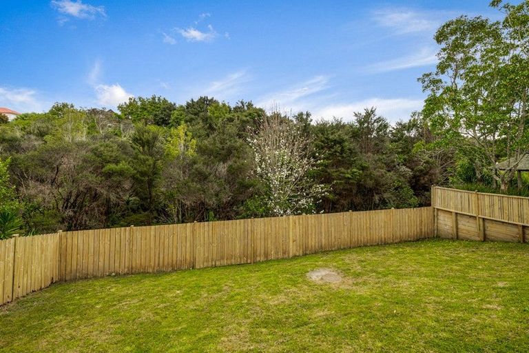 Photo of property in 5 Hobie Court, West Harbour, Auckland, 0618