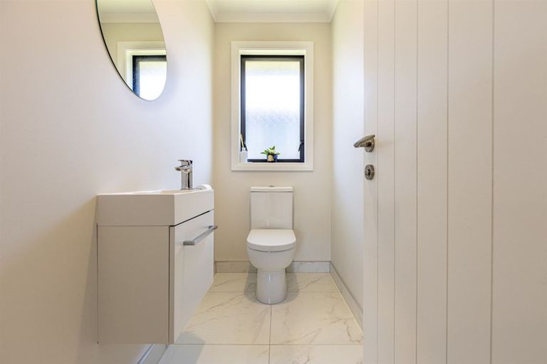 Photo of property in 4 Silicon Way, Fitzherbert, Palmerston North, 4410