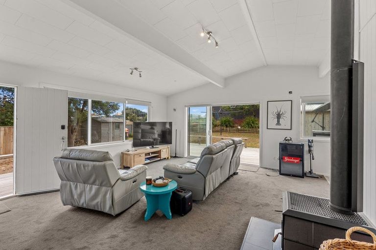 Photo of property in 16 Karaka Street, Otaki Beach, Otaki, 5512