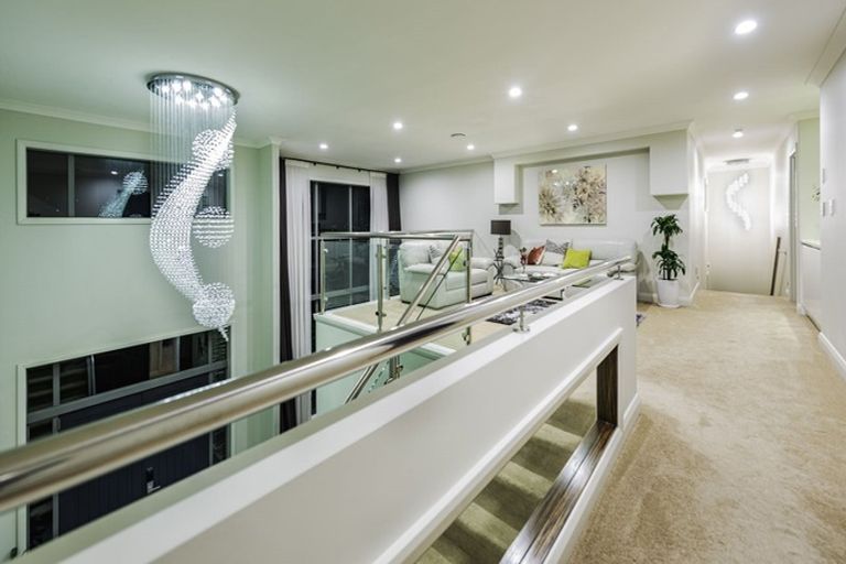 Photo of property in 28 Leburn Crescent, Flat Bush, Auckland, 2016