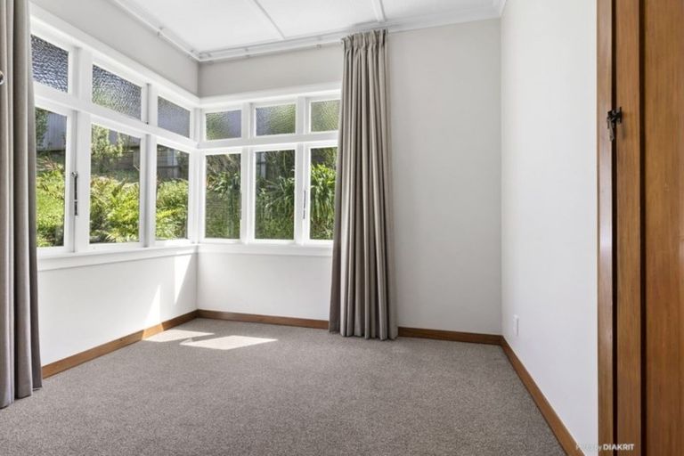 Photo of property in 19 Fettes Crescent, Seatoun, Wellington, 6022