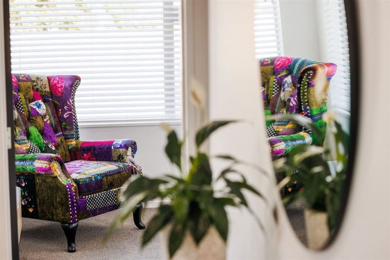 Photo of property in 17 Palliser Place, Milson, Palmerston North, 4414