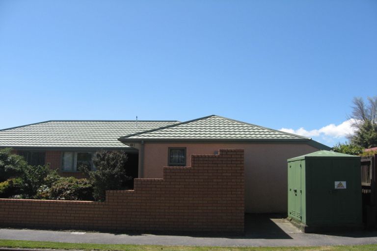 Photo of property in 1 Kilsythe Place, Bishopdale, Christchurch, 8053