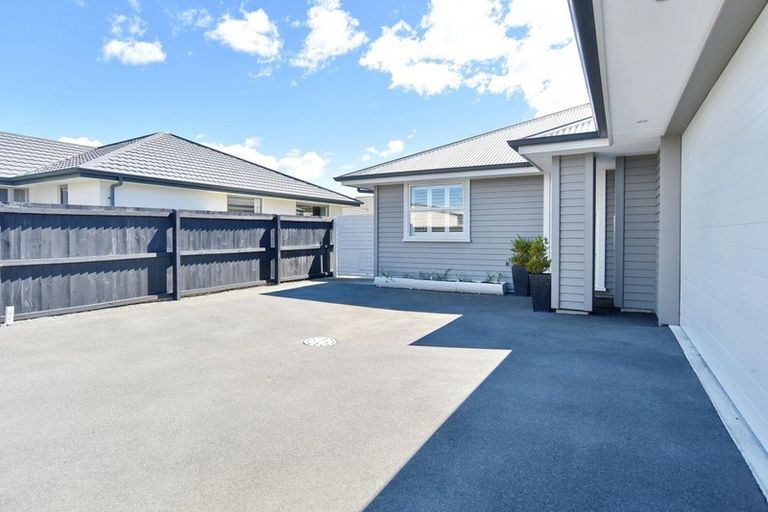 Photo of property in 9a Sylvia Street, Parklands, Christchurch, 8083
