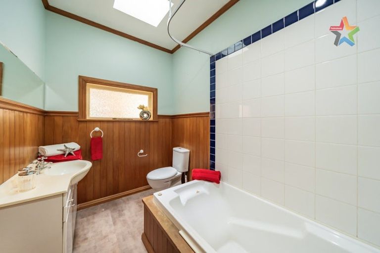 Photo of property in 51 Pohutukawa Street, Woburn, Lower Hutt, 5010