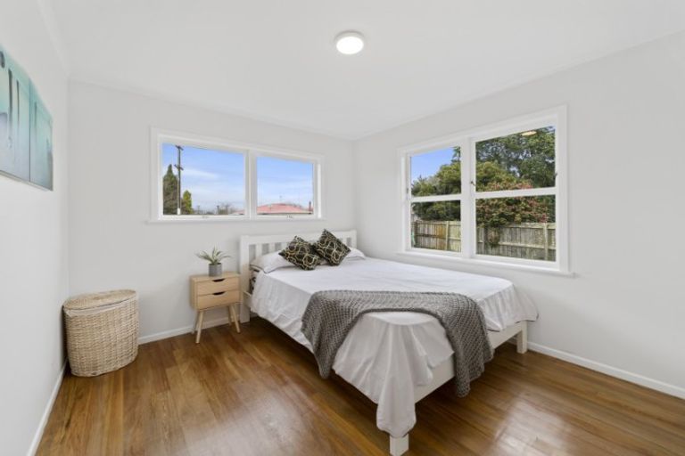 Photo of property in 2/1 Cross Street, Papakura, 2110