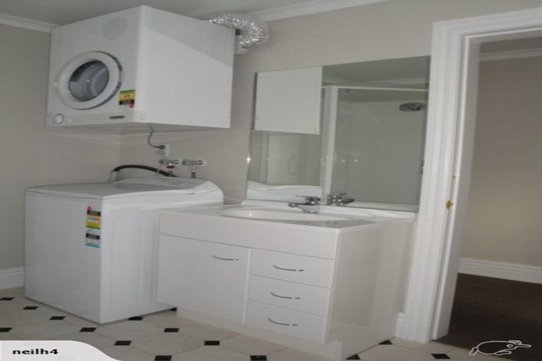 Photo of property in 4/112 Austin Street, Mount Victoria, Wellington, 6011