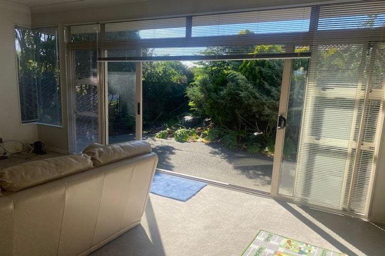 Photo of property in 7 Gillett Place, Botany Downs, Auckland, 2014