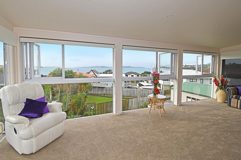 Photo of property in 5 Ngatira Place, Snells Beach, 0920