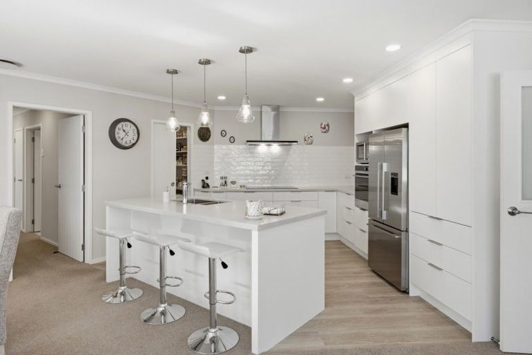 Photo of property in 37 Santa Monica Drive, Papamoa Beach, Papamoa, 3118