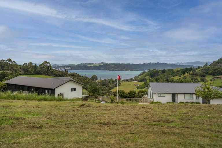 Photo of property in 5 Tironui Place, Whitianga, 3510