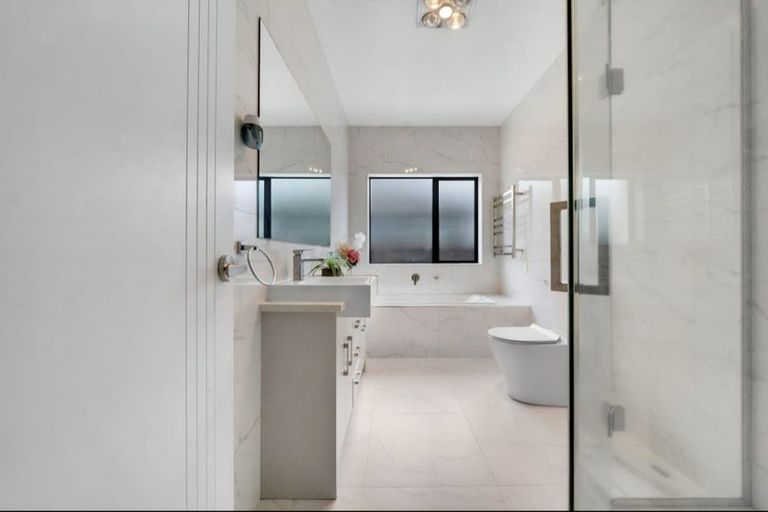 Photo of property in 6 Kakabeak Way, Takanini, 2110