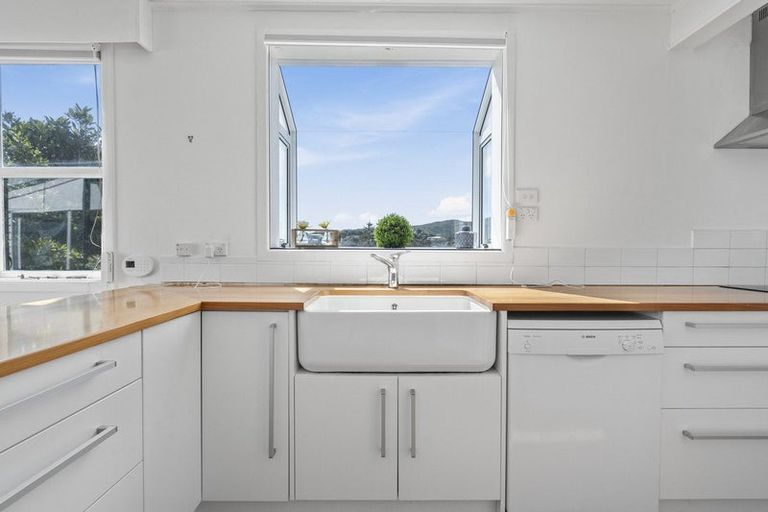 Photo of property in 36 Roys Road, Plimmerton, Porirua, 5026