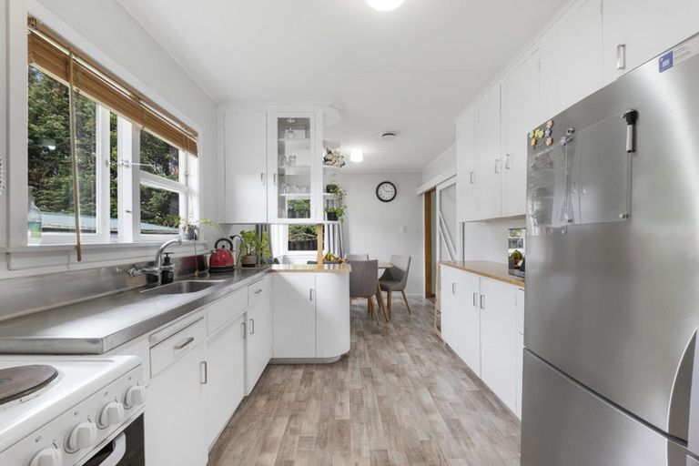 Photo of property in 8 Fyson Place, Hawera, 4610