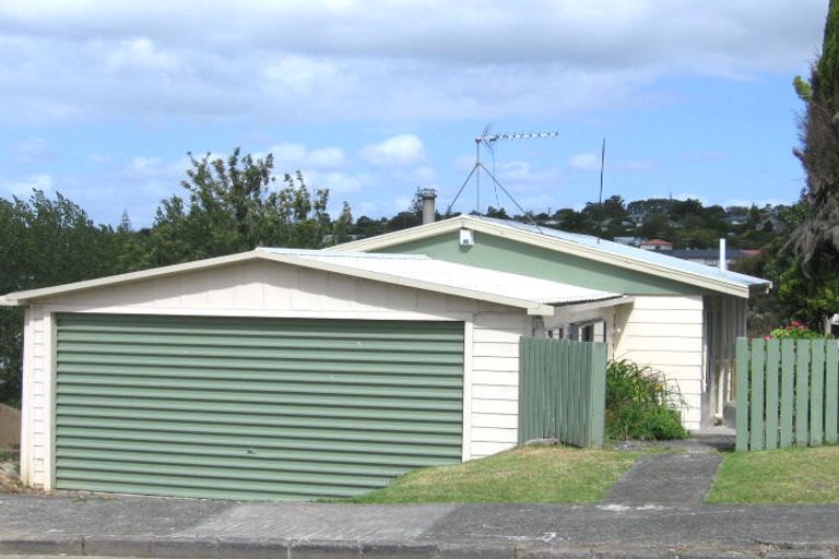 Photo of property in 71 Fairclough Road, Beach Haven, Auckland, 0626