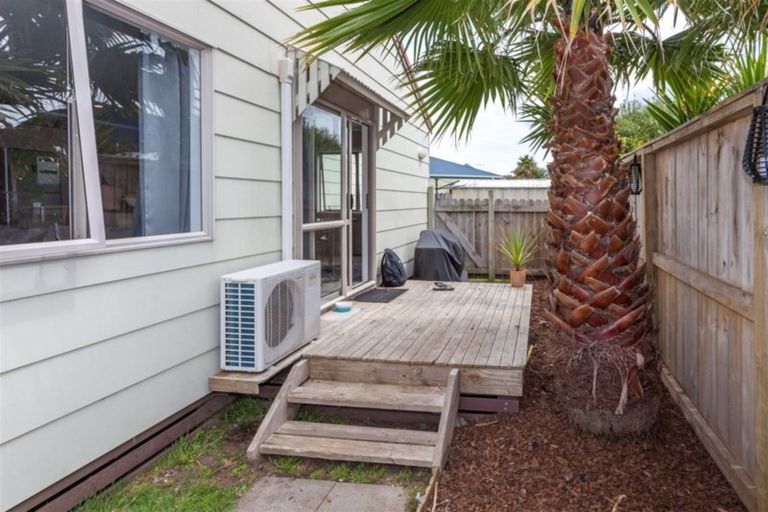 Photo of property in 15 Cholmondeley Crescent, Whitianga, 3510