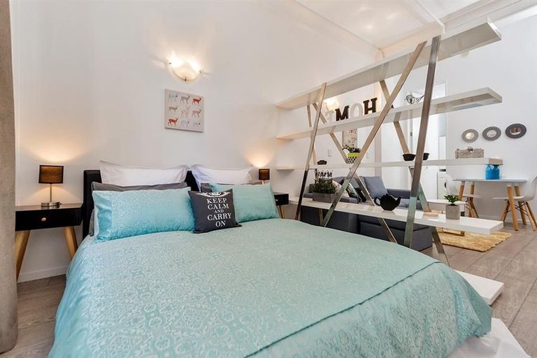 Photo of property in Guardian Apartments, 520/105 Queen Street, Auckland Central, Auckland, 1010