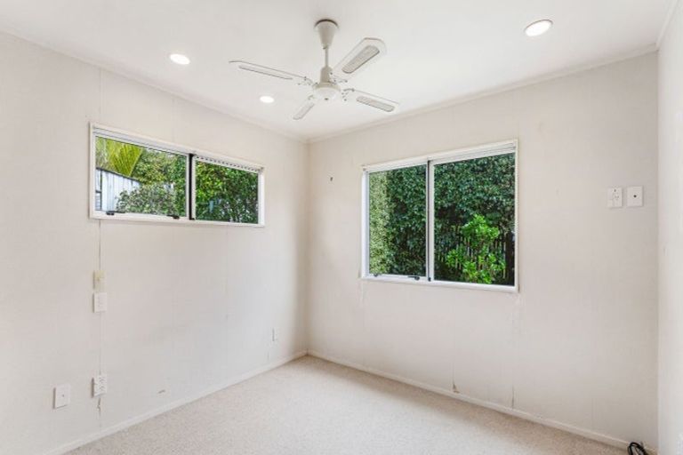 Photo of property in 4 Anzac Road, Pukekohe, 2120