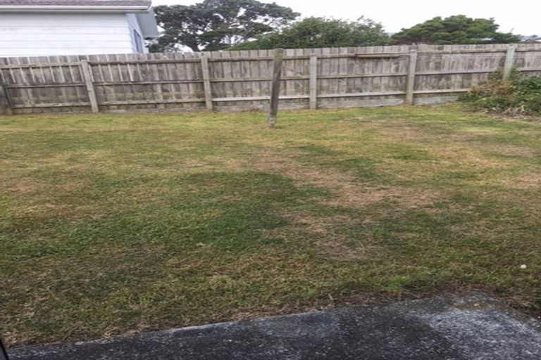 Photo of property in 24a Fitzpatrick Street, Newlands, Wellington, 6037