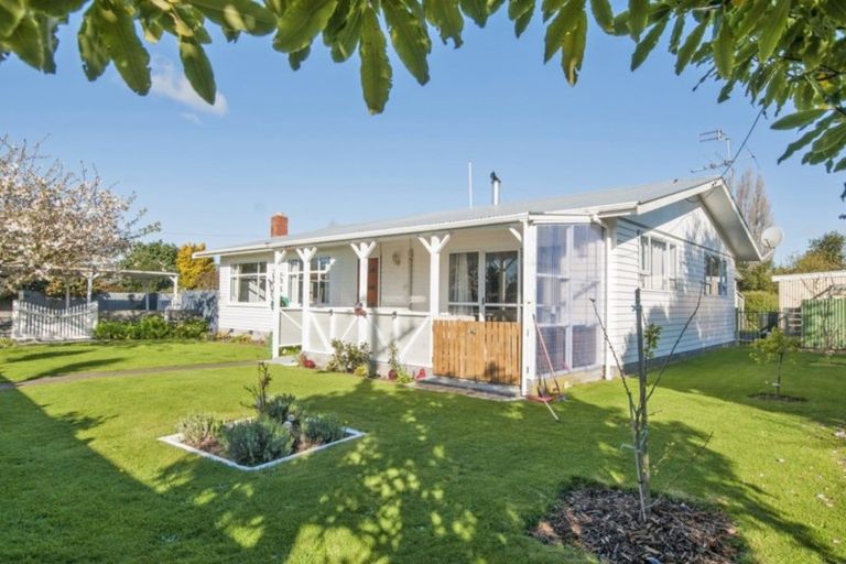 Photo of property in 22 Taumutu Road, Southbridge, 7602