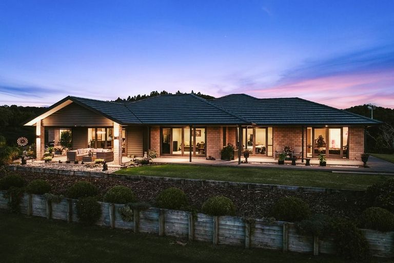 Photo of property in 97 West Ridge Road, Maunu, Whangarei, 0110