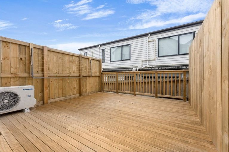 Photo of property in 66d Royal View Road, Te Atatu South, Auckland, 0610