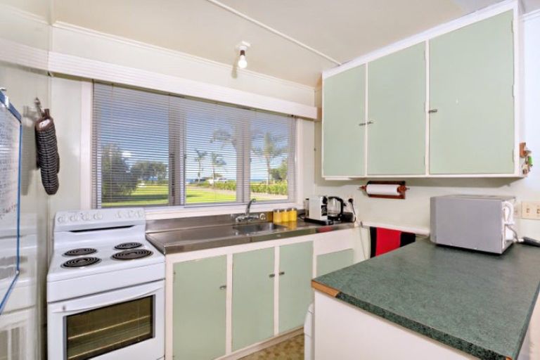 Photo of property in 21 West End Road, Ohope, 3121