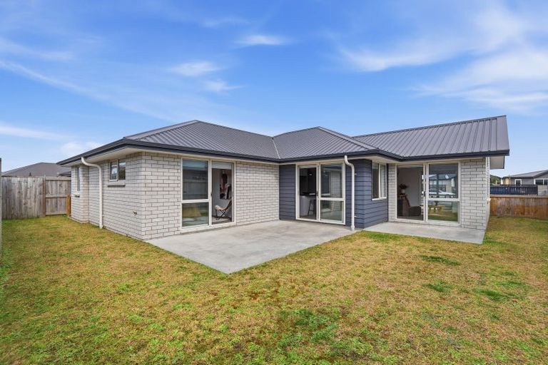 Photo of property in 221 Te Okuroa Drive, Papamoa, 3118