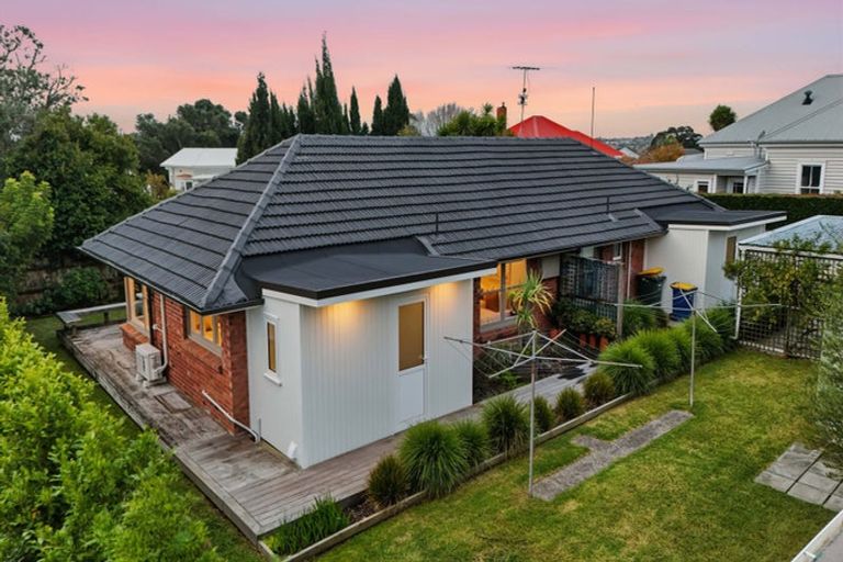 Photo of property in 1/3a First Avenue, Stanley Point, Auckland, 0624