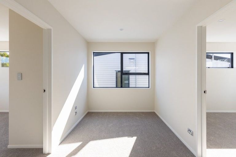 Photo of property in 6d Kaweka Street, New Lynn, Auckland, 0600