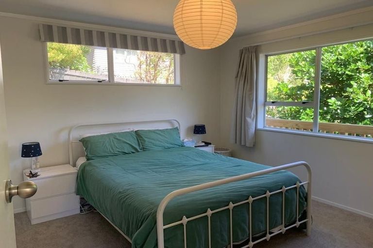 Photo of property in 1/20 Doris Gordon Crescent, Crofton Downs, Wellington, 6035