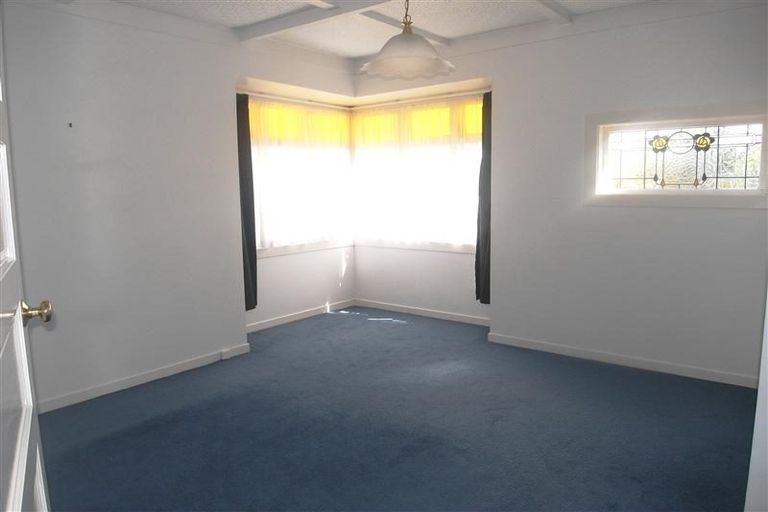 Photo of property in 37 Walmer Road, Point Chevalier, Auckland, 1022