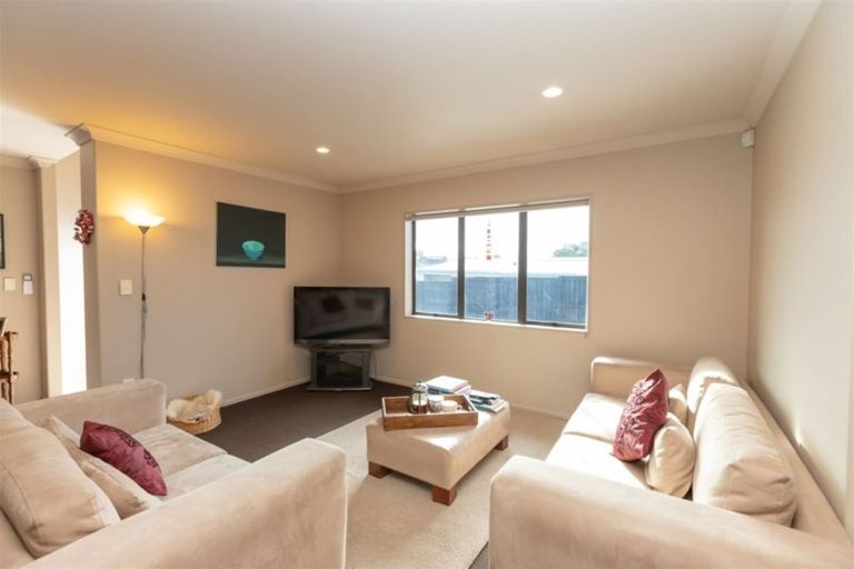 Photo of property in 14 Tarrango Way, Rototuna, Hamilton, 3210