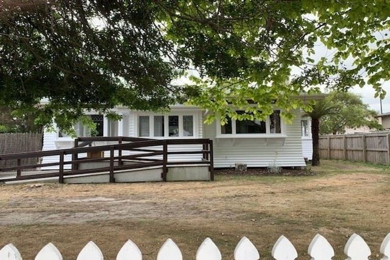 Photo of property in 19 East Street, Feilding, 4702