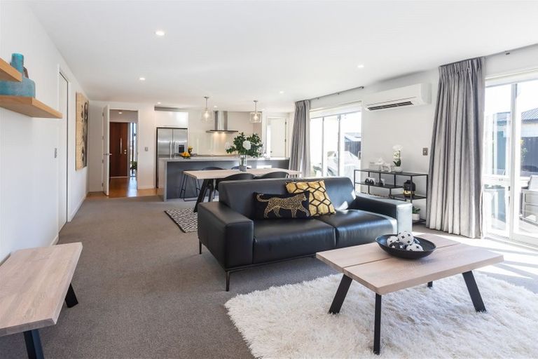 Photo of property in 15 Bargrove Close, Halswell, Christchurch, 8025