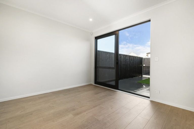 Photo of property in 345 Te Taruna Drive, Wainui, 0932