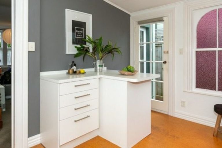 Photo of property in 8 Saint Mary Street, Thorndon, Wellington, 6011