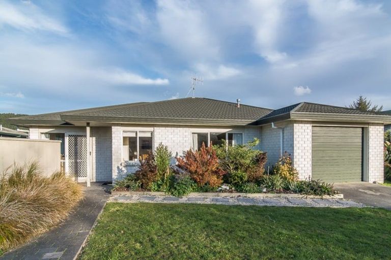 Photo of property in 38 Arawhata Road, Paraparaumu, 5032