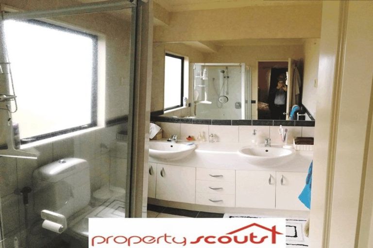 Photo of property in 49 Carousel Crescent, East Tamaki Heights, Auckland, 2016