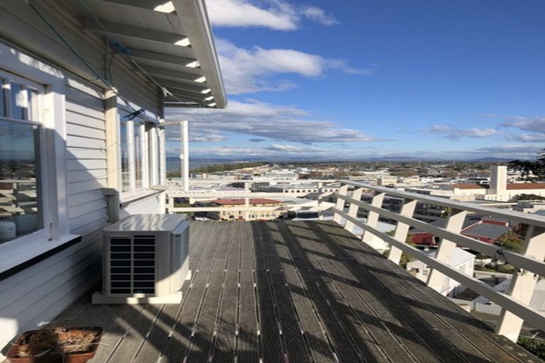 Photo of property in 8 Seaview Terrace, Bluff Hill, Napier, 4110