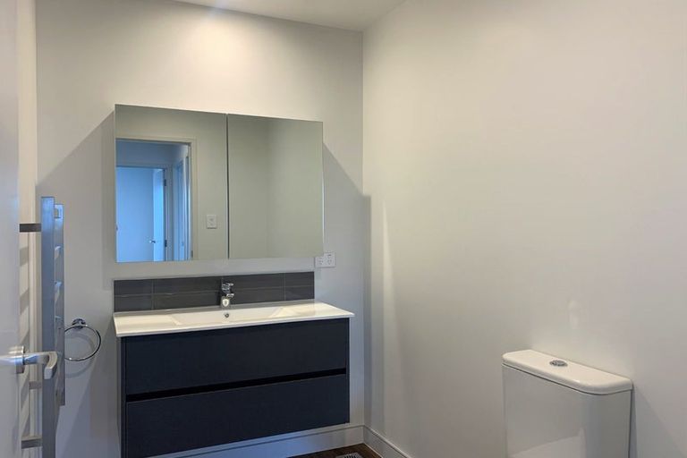 Photo of property in 70 Glidepath Road, Hobsonville, Auckland, 0616