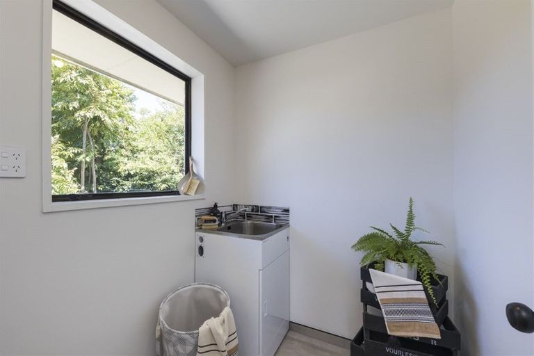 Photo of property in 21 Chadwick Place, Highbury, Palmerston North, 4412