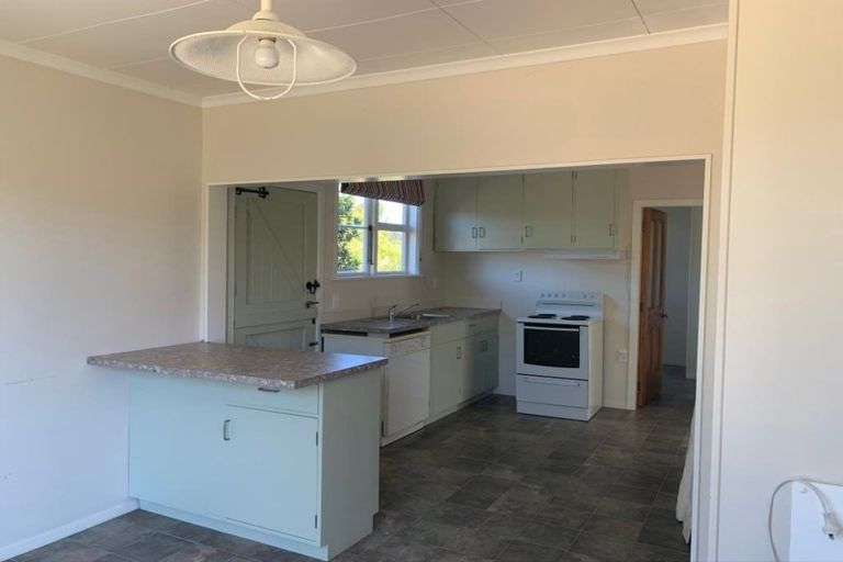 Photo of property in 28 Forest Road, Raumati South, Paraparaumu, 5032