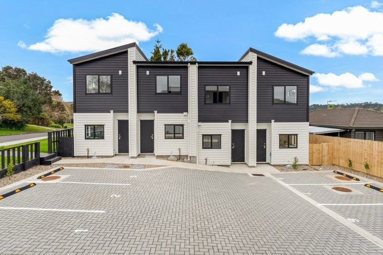 Photo of property in 8/1 Kahikatea Place, Ranui, Auckland, 0612