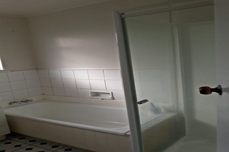 Photo of property in 6 Somerset Crescent, Highbury, Palmerston North, 4412