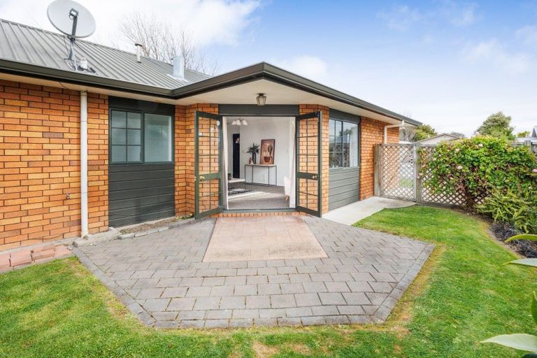 Photo of property in 49 Lyndhurst Street, Takaro, Palmerston North, 4412