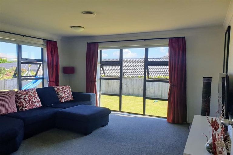 Photo of property in 37 Beachwood Drive, Hatfields Beach, Orewa, 0931