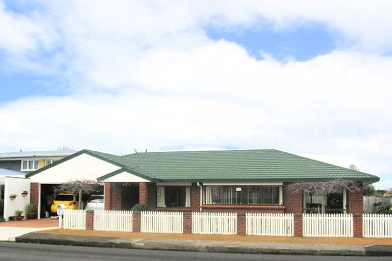Photo of property in 8 Mair Street, Regent, Whangarei, 0112