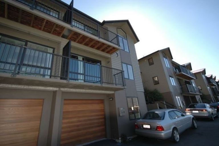 Photo of property in Arno Apartment, 2/8 Mckerrow Place, Sunshine Bay, Queenstown, 9300